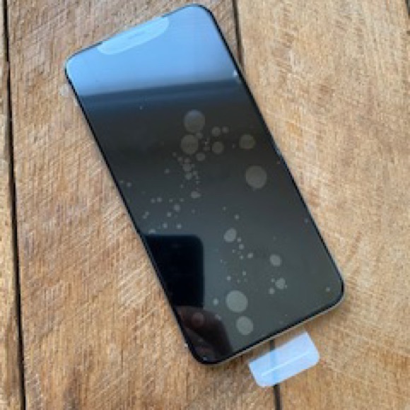 iPhone XS Max - Picture 2 of 2